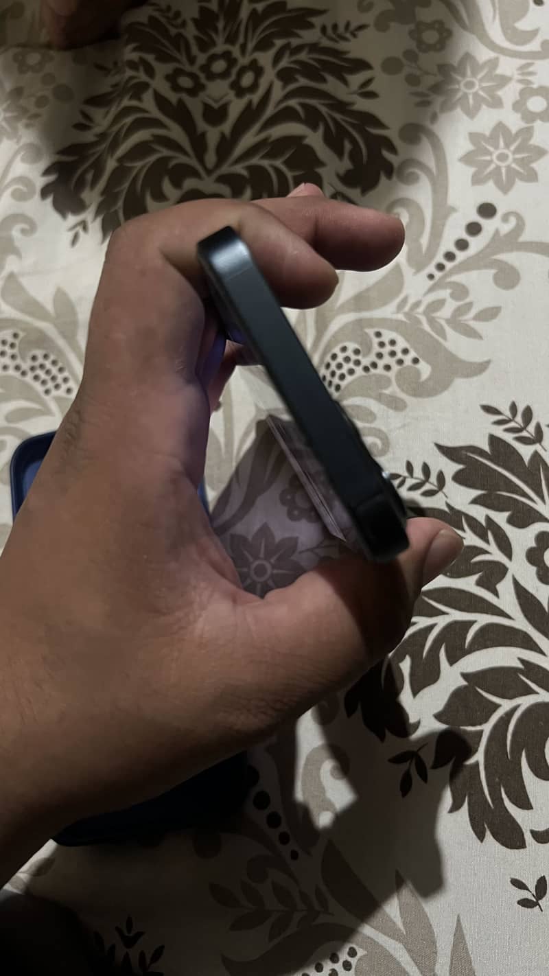 iPhone 13 5