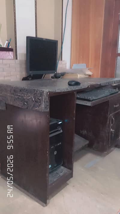 Used PC Setup with CPU & Computer Table for Sale