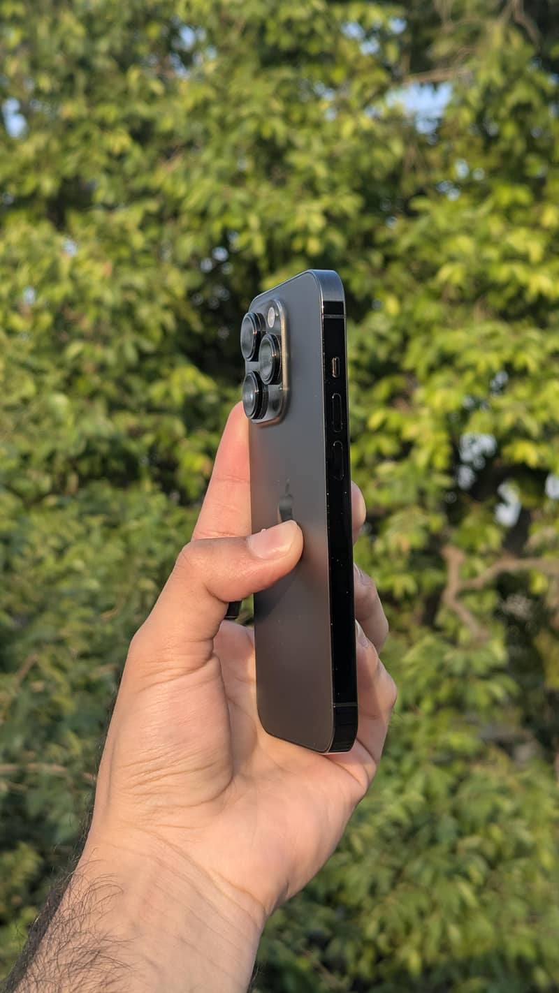 Apple iPhone 14 Pro 2