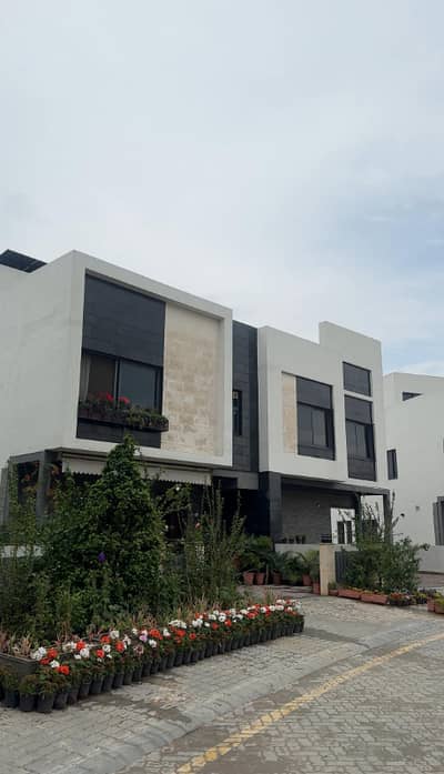 10 Marla Luxury &Premium Villa In Eighteen Islamabad Available For Sale