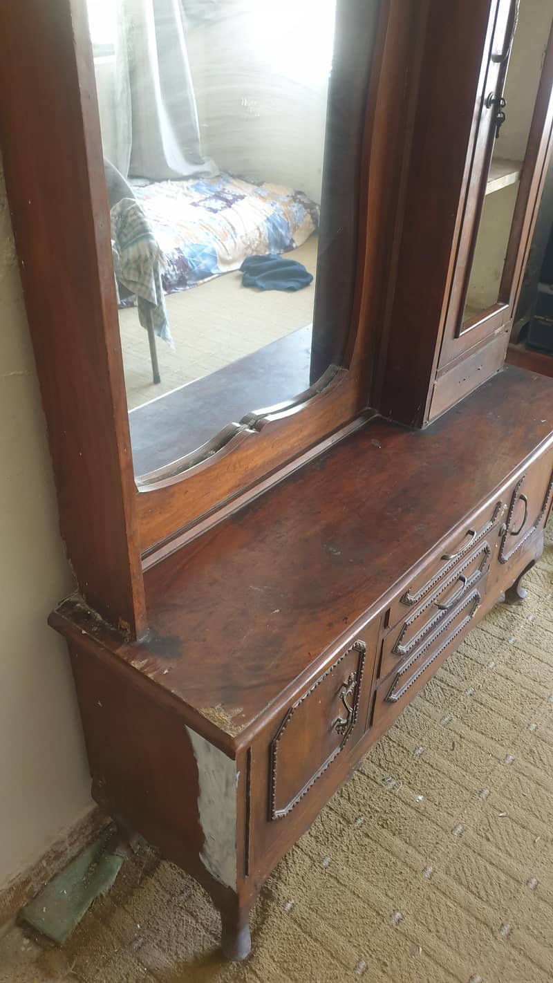 used dressing 3