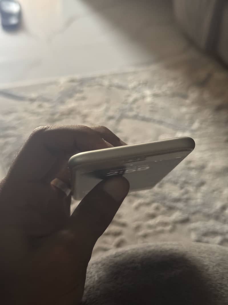 iPhone 8 0