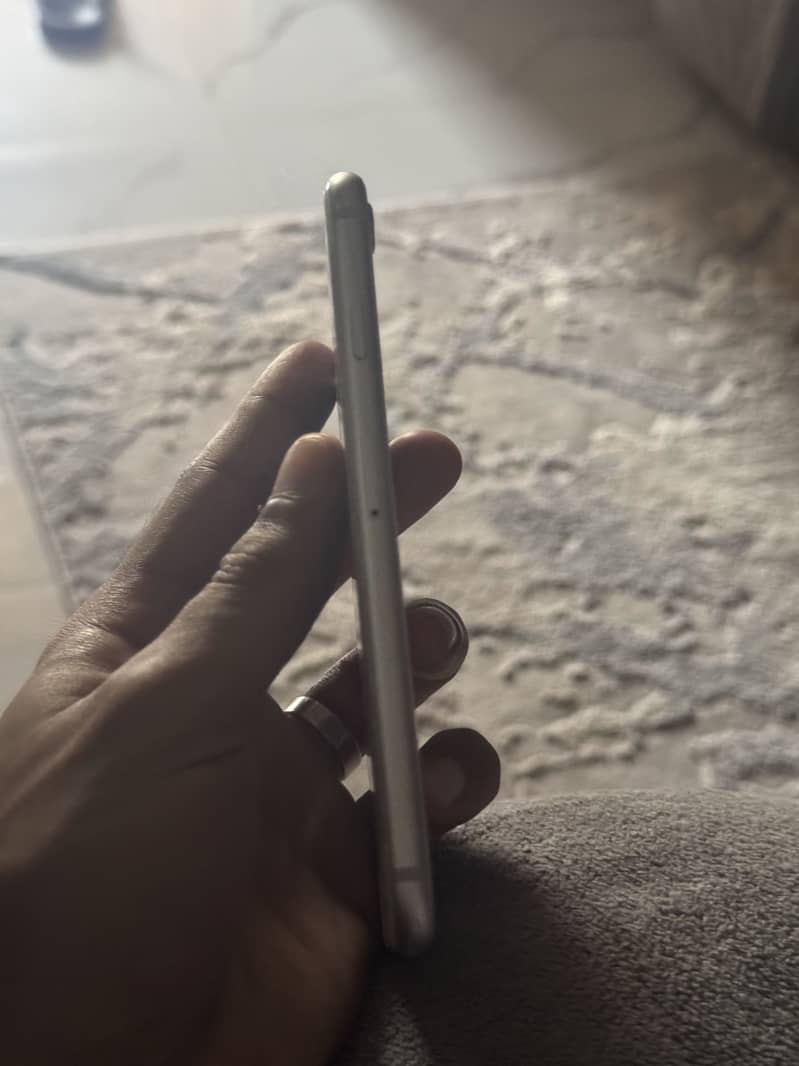 iPhone 8 1