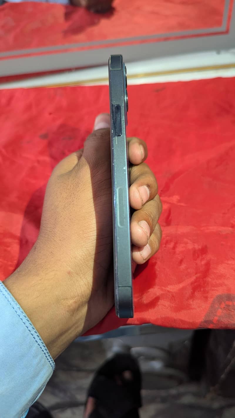 Apple iPhone 12 Pro 2