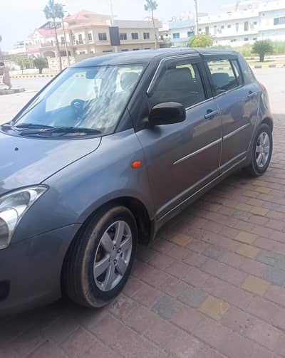 Suzuki Swift DLX Automatic 1.3 Graphite Grey – Excellent Condition