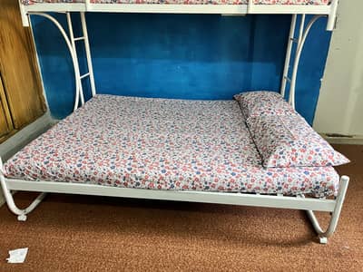 Twin-over-full bunk bed ~ With mattress ~ For 3 people/children