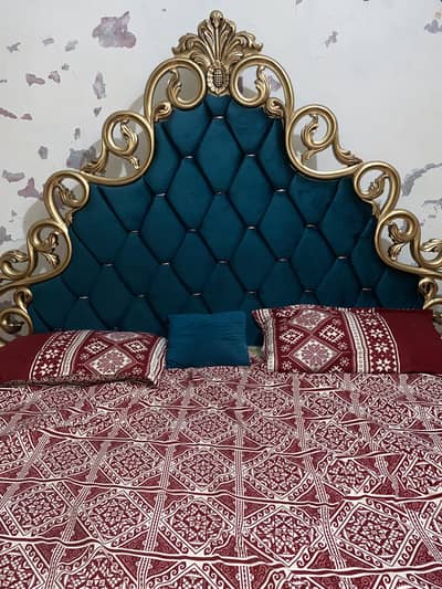 King size Bed & Dresser And Dewaan