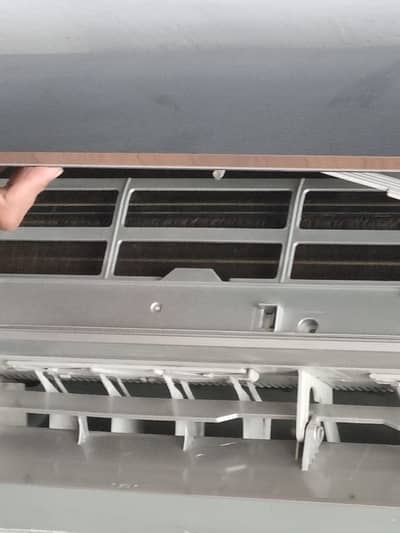 GREE G10 2 TON INVERTER AC VERY GOOD CONDITION