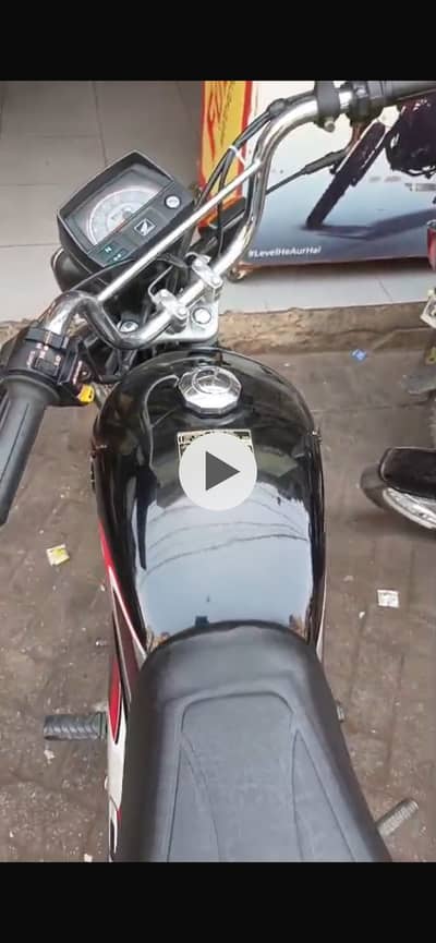 Honda CD70 2025