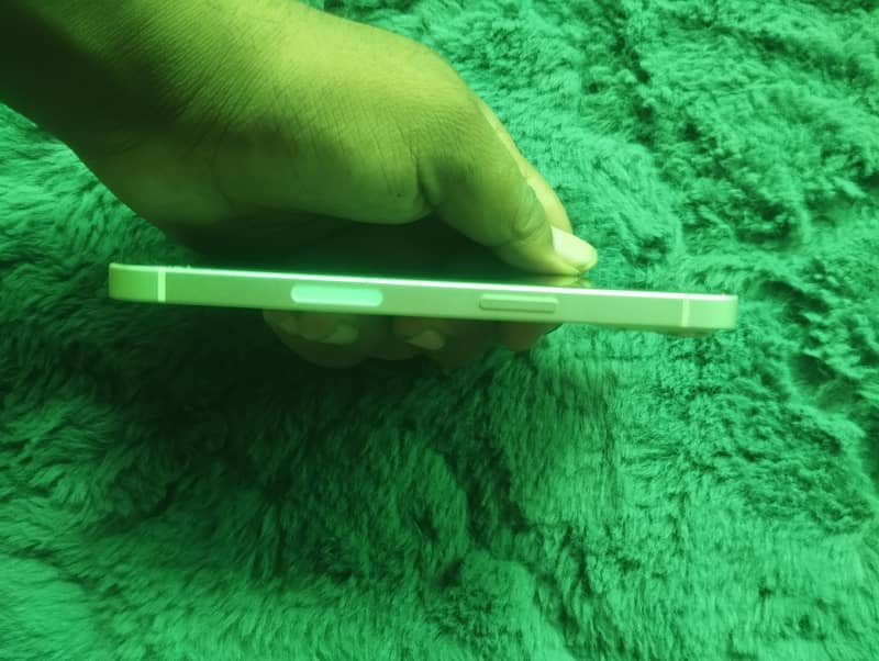 iPhone 13 2