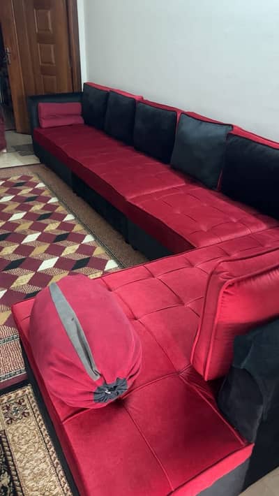 9 Seater sofa set available for Urgent sell