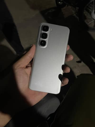 Infinix Hot 60 pro plus (8+8/ 256 GB)