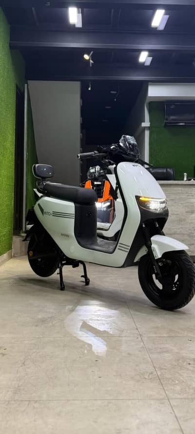 Mito plus Evee Electric scooter (03705279479)