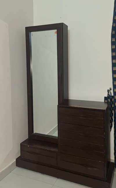 Dressing table