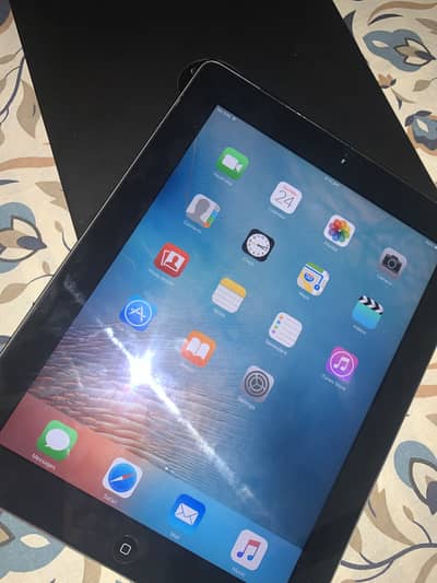 iPad 2 | 32GB | WiFi + 3G | With Box & Charger