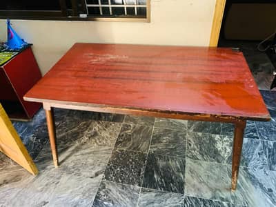 a good table condition 10 by 10 very suitable for a 6 member family