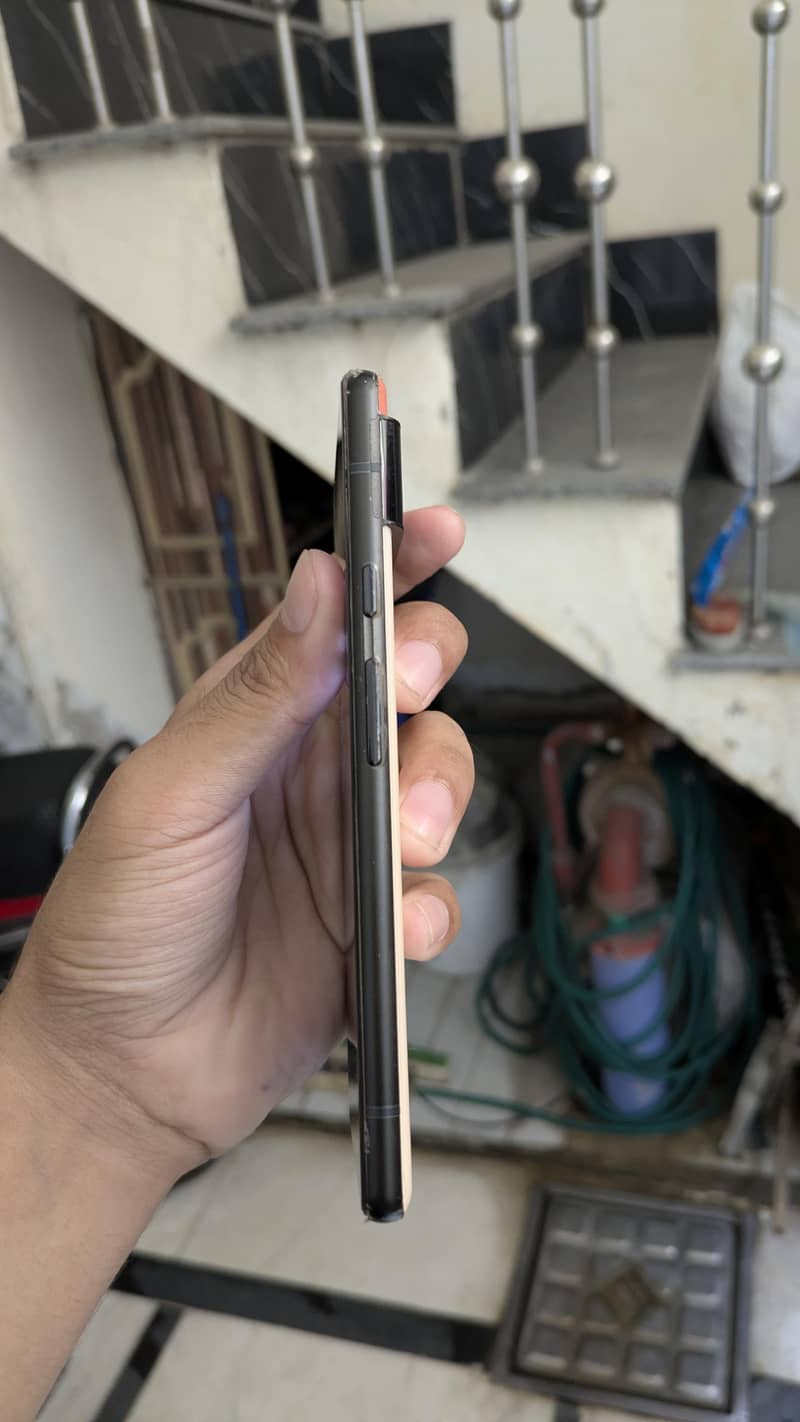 Google Pixel 6 4