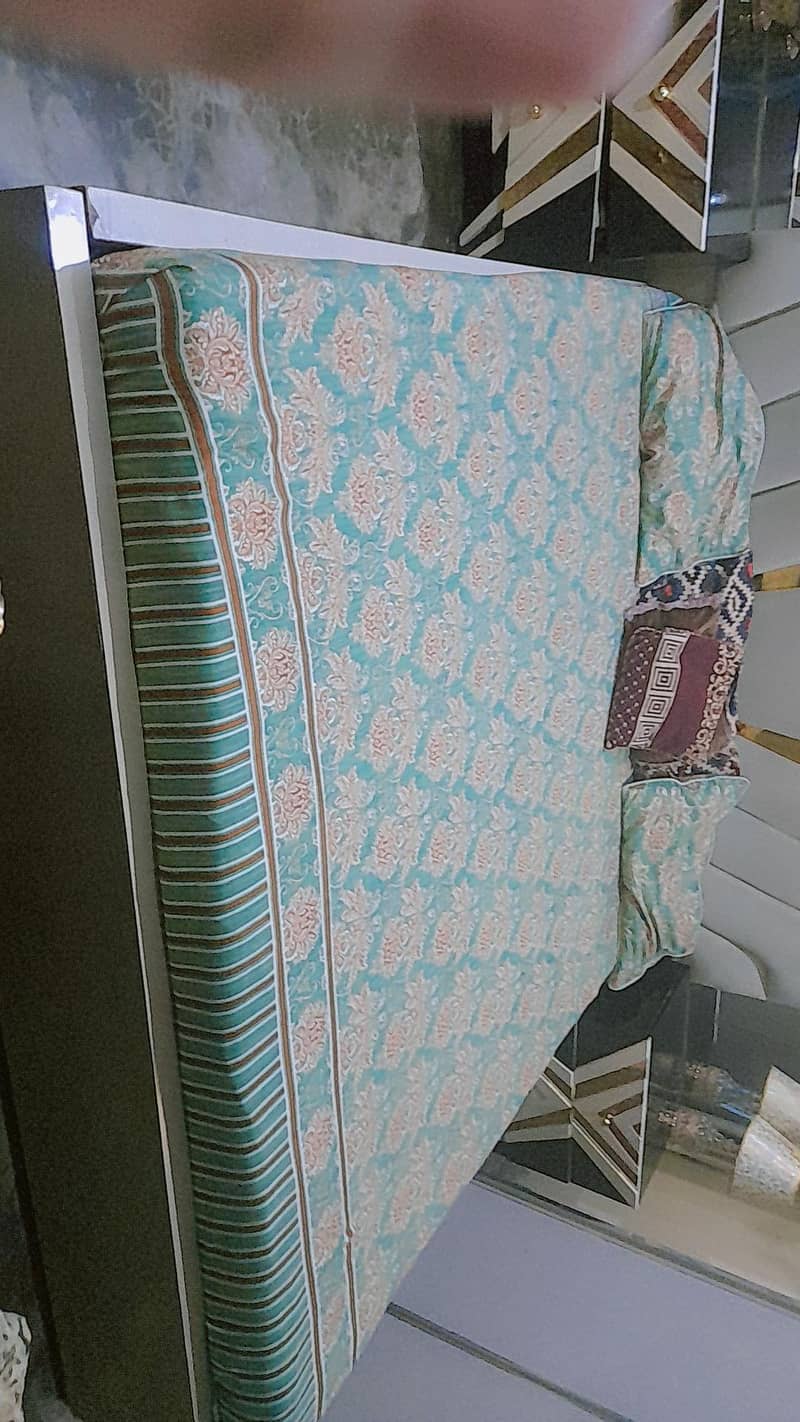Bed set and dressing table 1