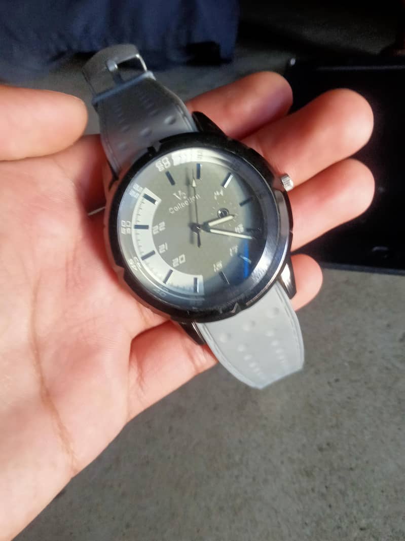 Man watch 0
