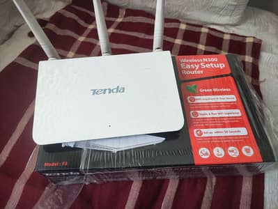 Tenda router triple antenna with box