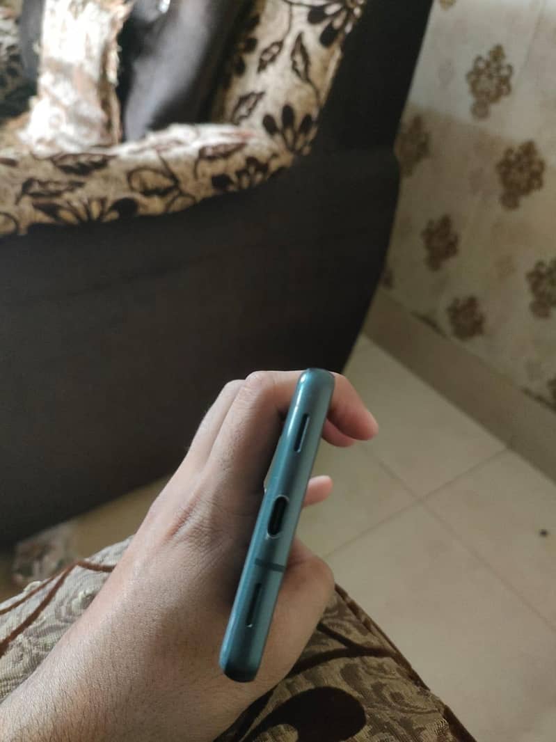 Google pixel 7a 5