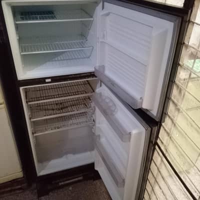 Refrigerator full size