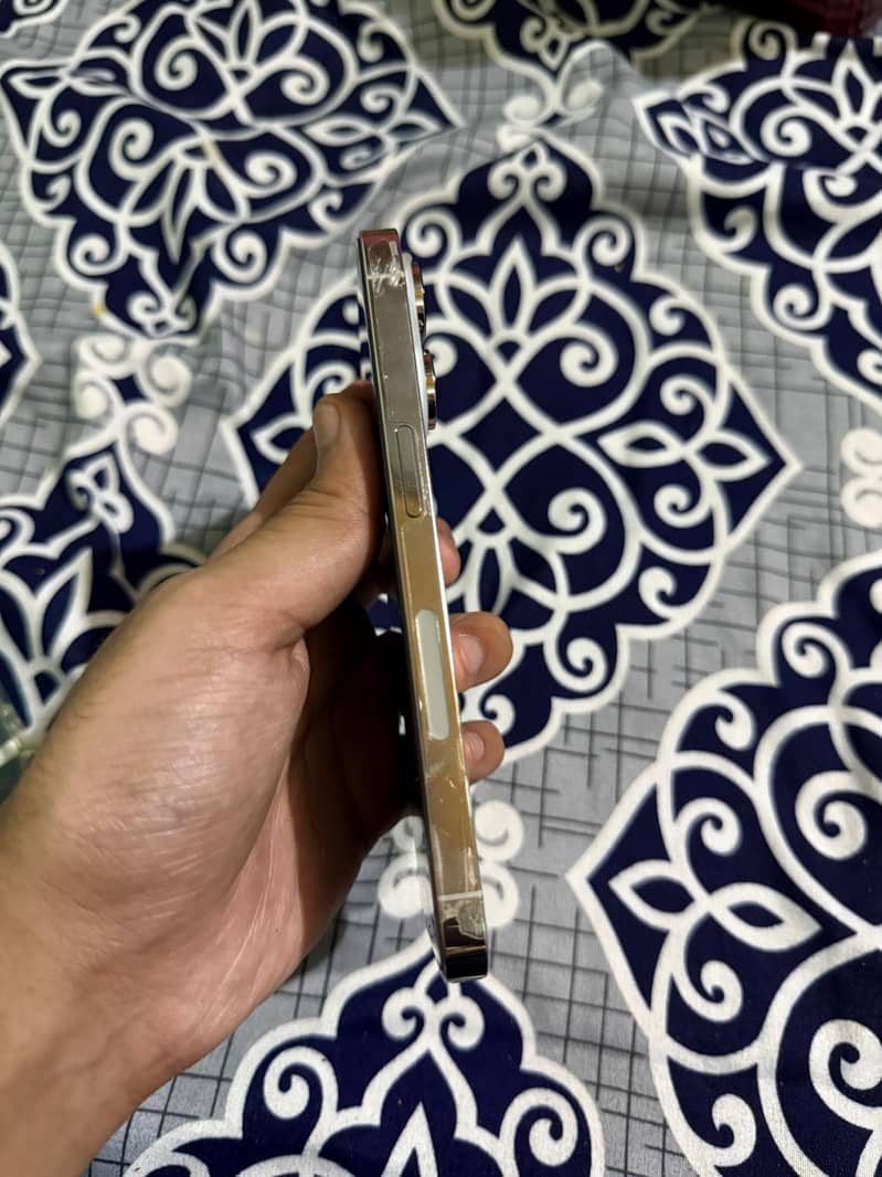 14 pro 3