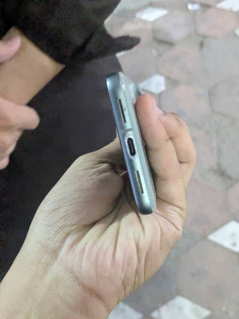Google Pixel 8 2