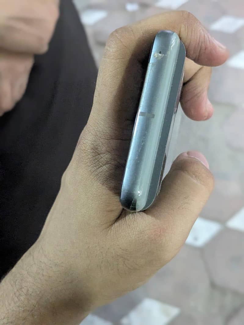 Google Pixel 8 3