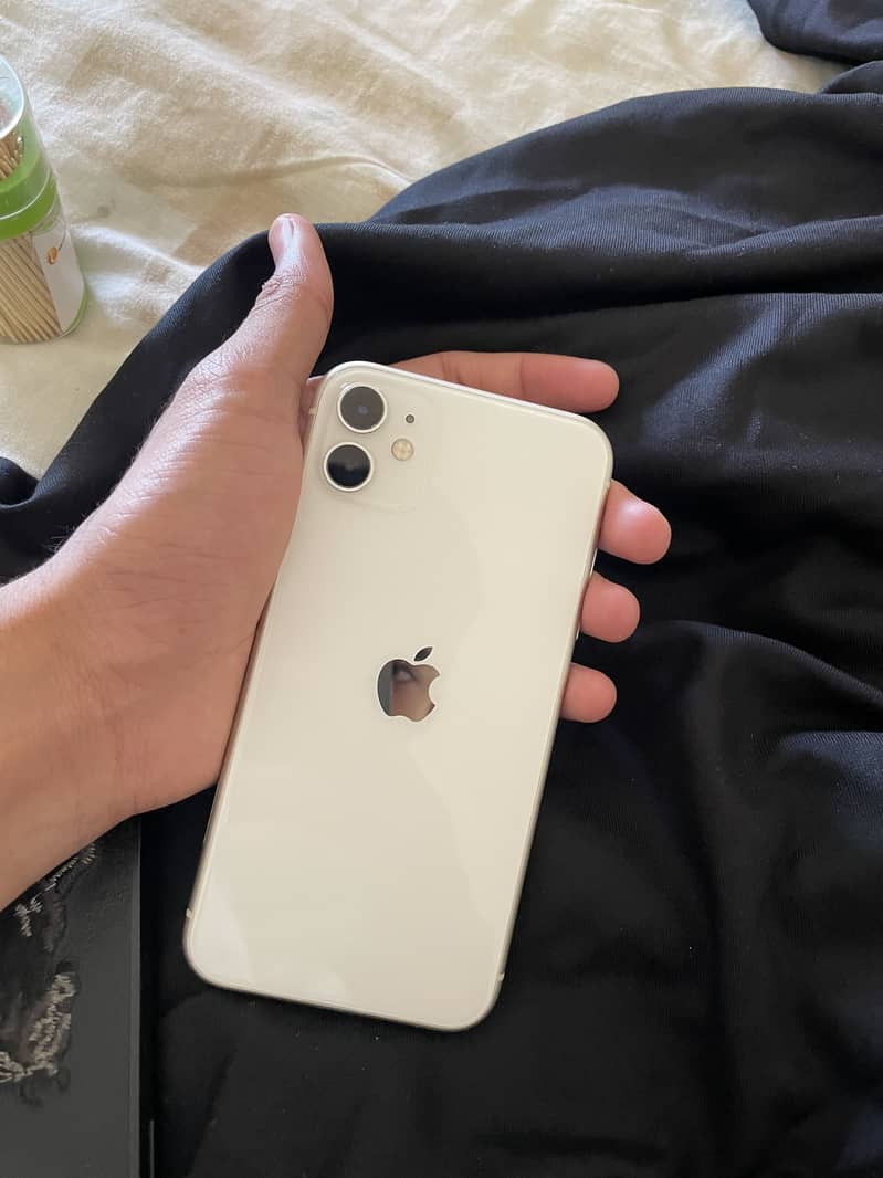 Apple iPhone 11 3