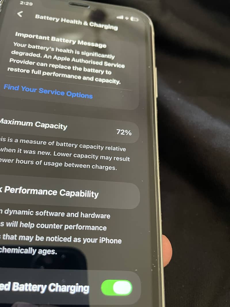 Apple iPhone 11 4