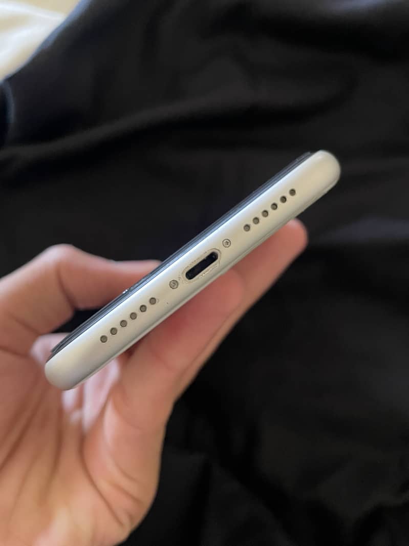 Apple iPhone 11 14