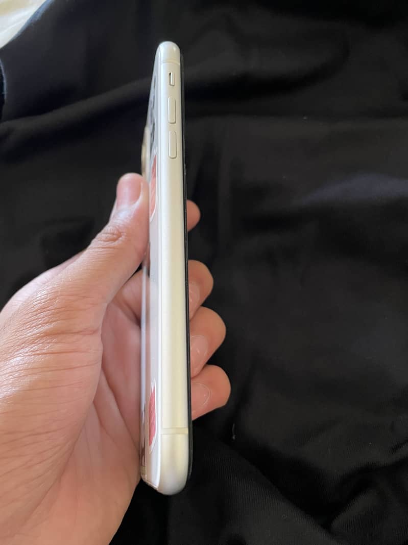 Apple iPhone 11 15