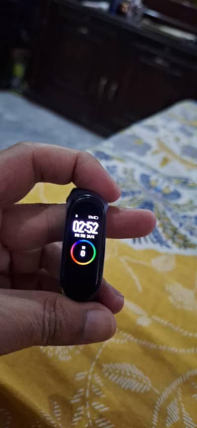 Mi band 4, in Excellent condition