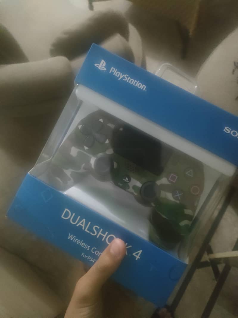 Ps4 pro 3 controller with 2 games 7