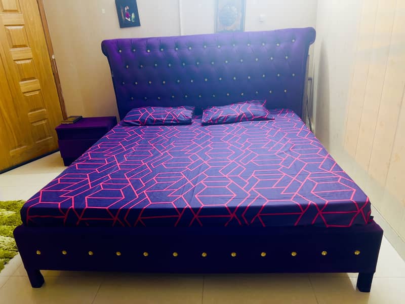 Bed with 2 side Table 1