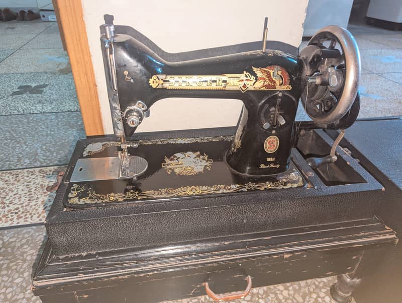 Singer Sewing Machine 1