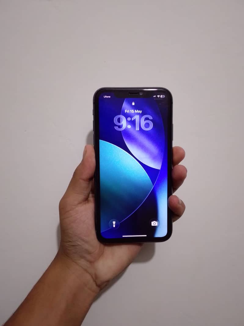 IPHONE 11 5