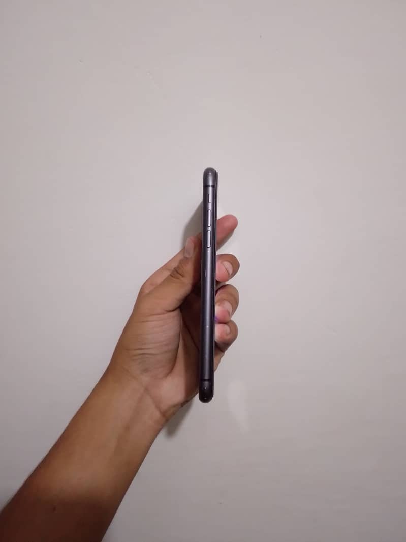 IPHONE 11 6