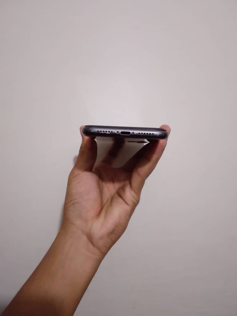 IPHONE 11 7