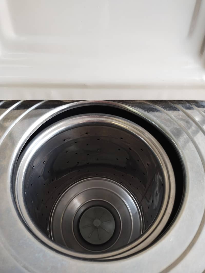 Dry machine 1