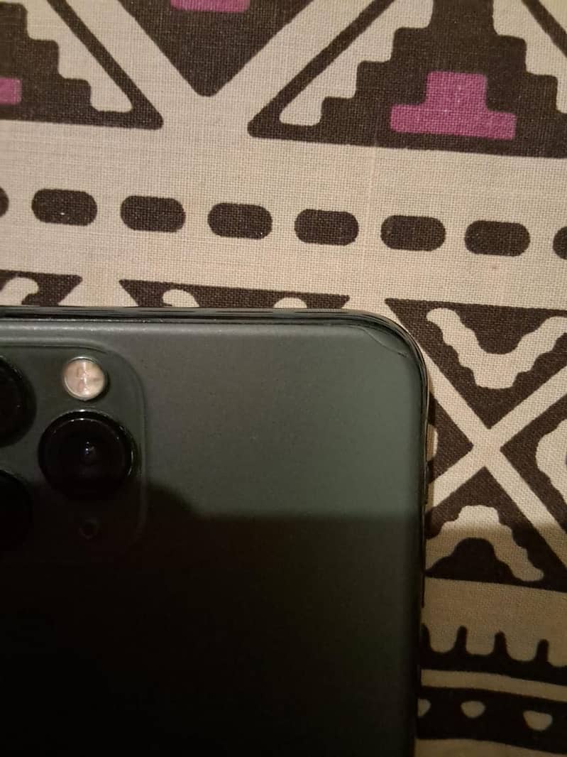 iPhone-11 pro 2