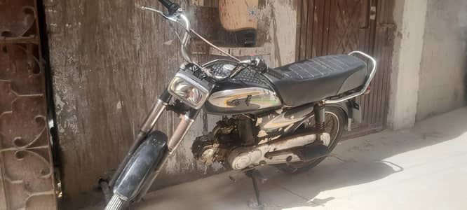 superpower 2017 bahoot achi condition main bike hai