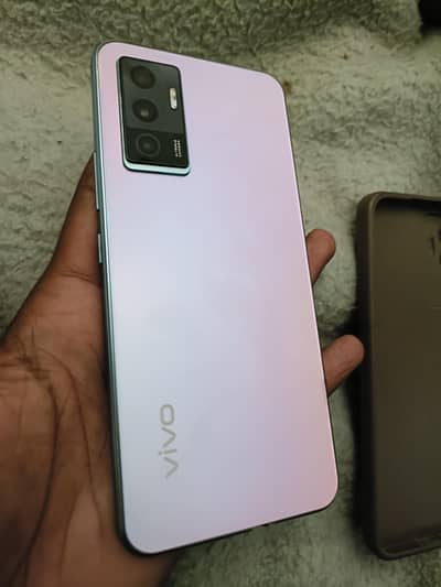 hello I am selling my phone vivo v23e all ok with box n charger