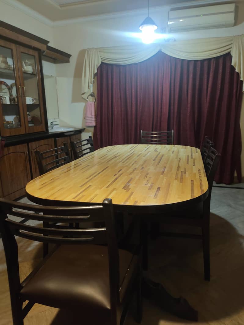 6 seater Dining table 0