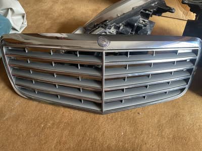Mercedes w211 e class front grill