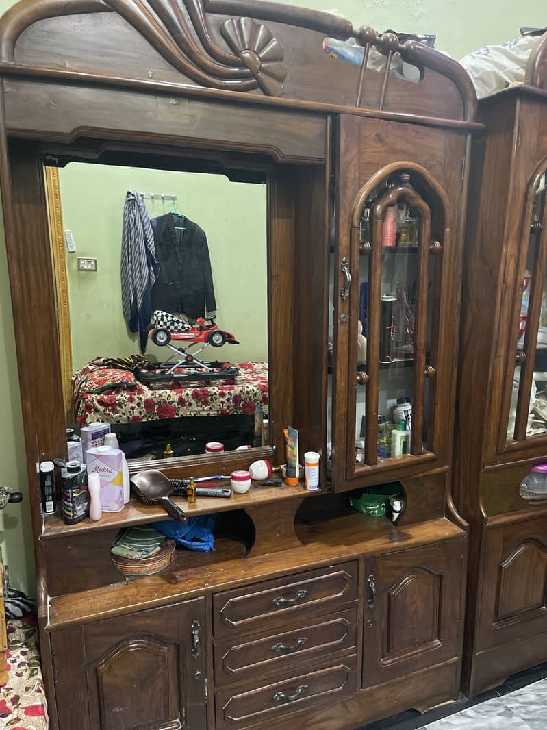 Dressing table 0
