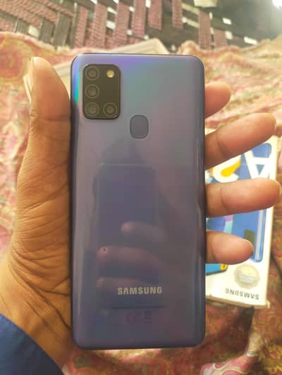 zarorat hai 4 GB 128 hai koi masla nai hai