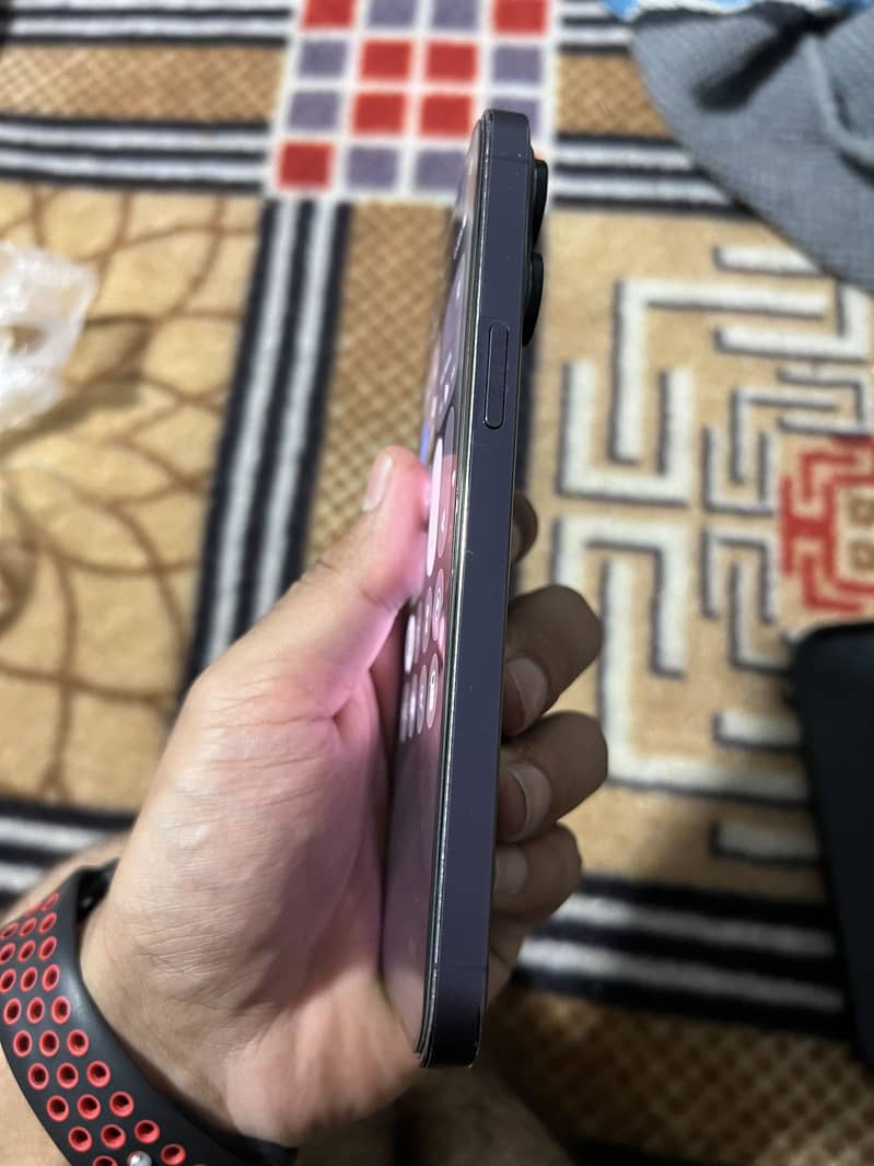 iPhone 14 pro max 2