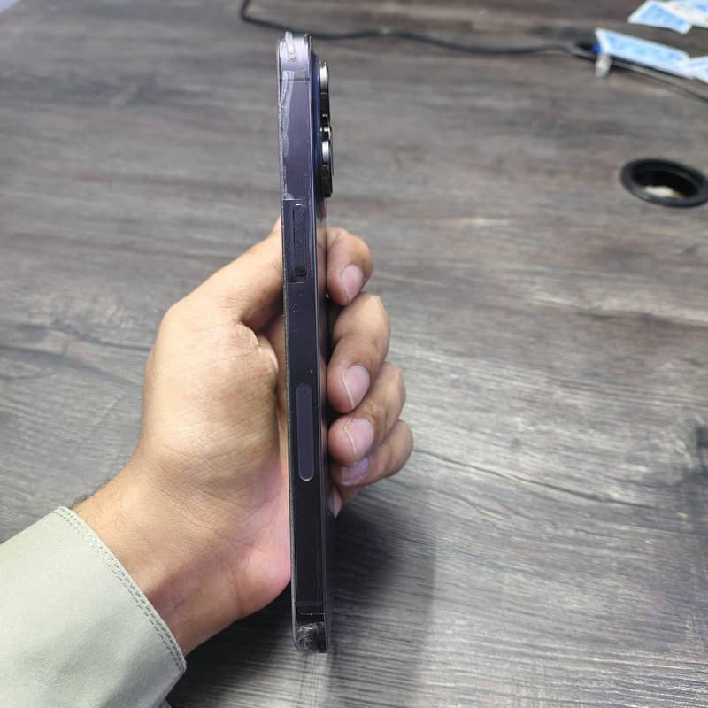 Iphone 14 pro max 4